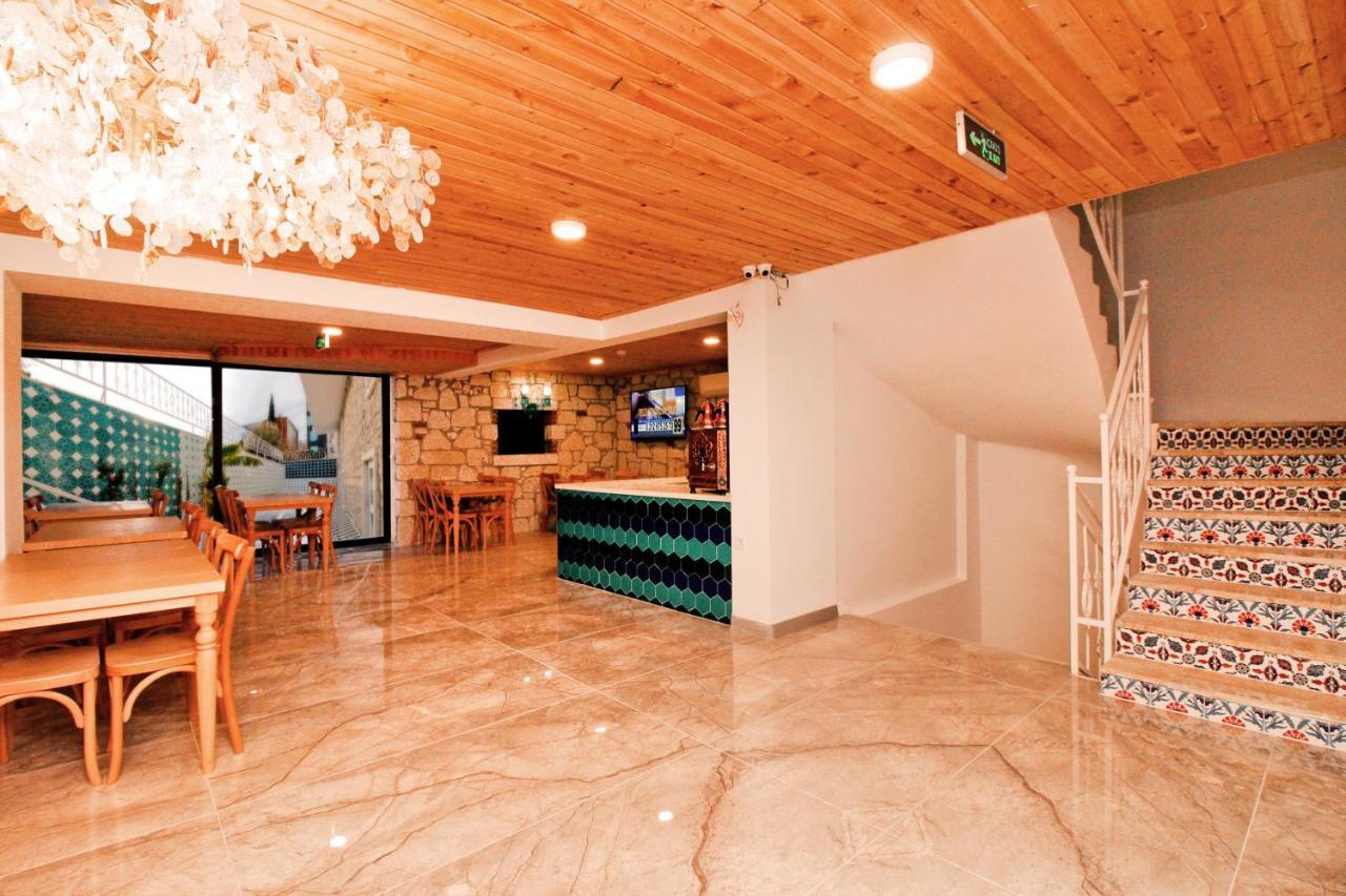 Otel Yazar Lara