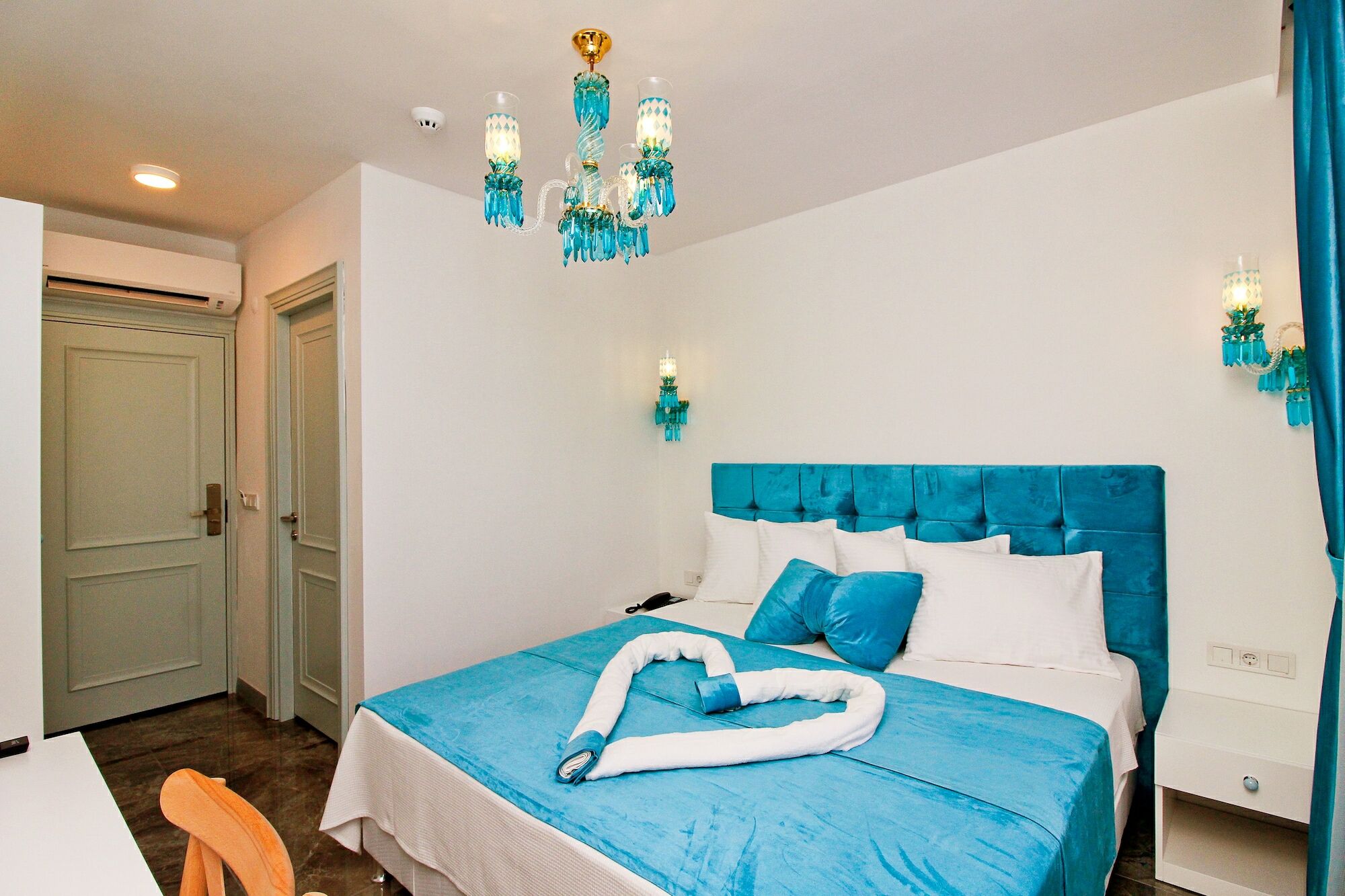 Otel Yazar Lara 3*